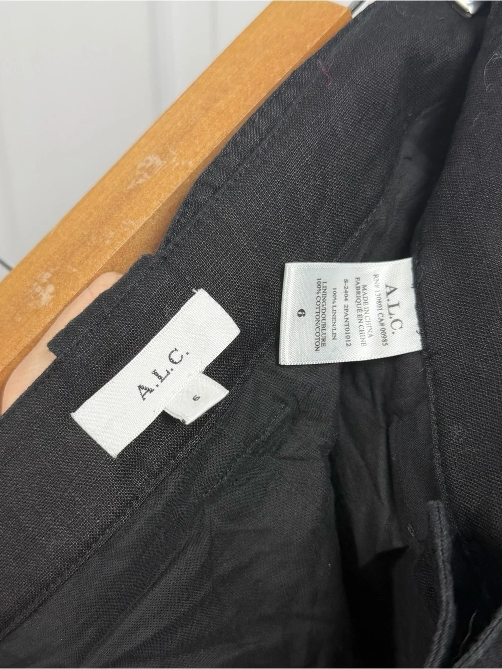 ALC Size 6 • Linen Eyelet Belted Shorts Black.